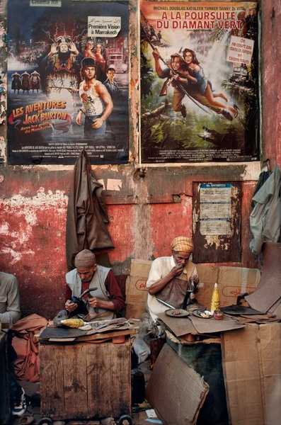 Moroccan Shoe Workers, Morocco, 03/1988, final book_iconic